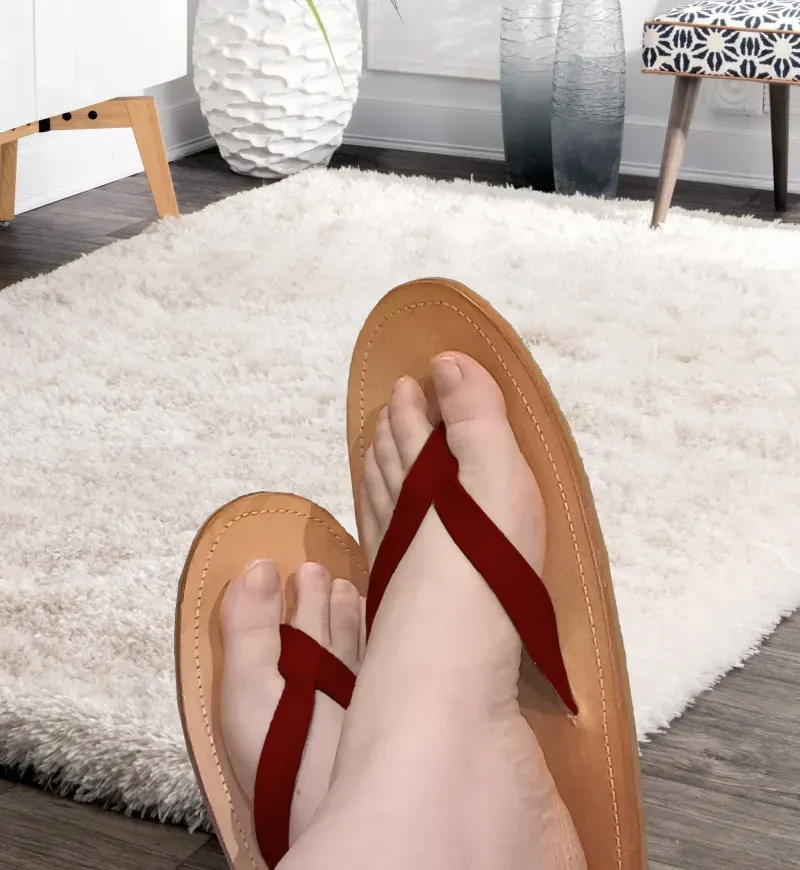 Our Classic Sandal in Rojo - Image 2
